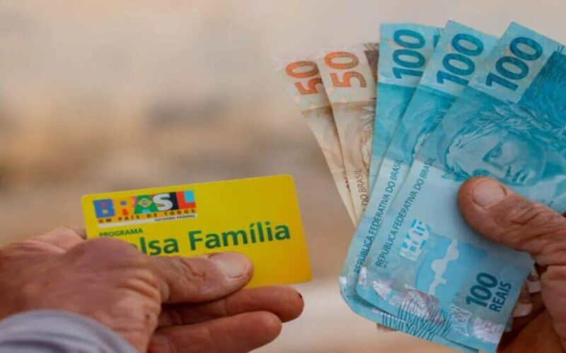 Bloqueados do Bolsa Família estão voltando a receber o benefício