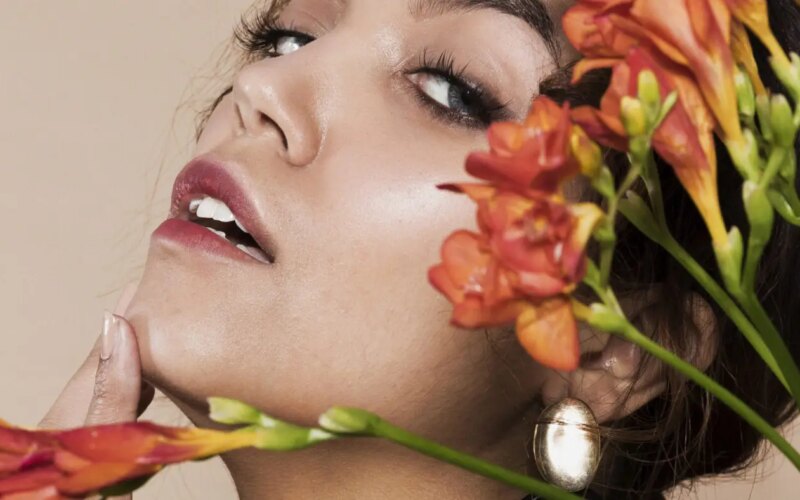 Maquiagem inspirada em flores: desperte sua beleza natural!