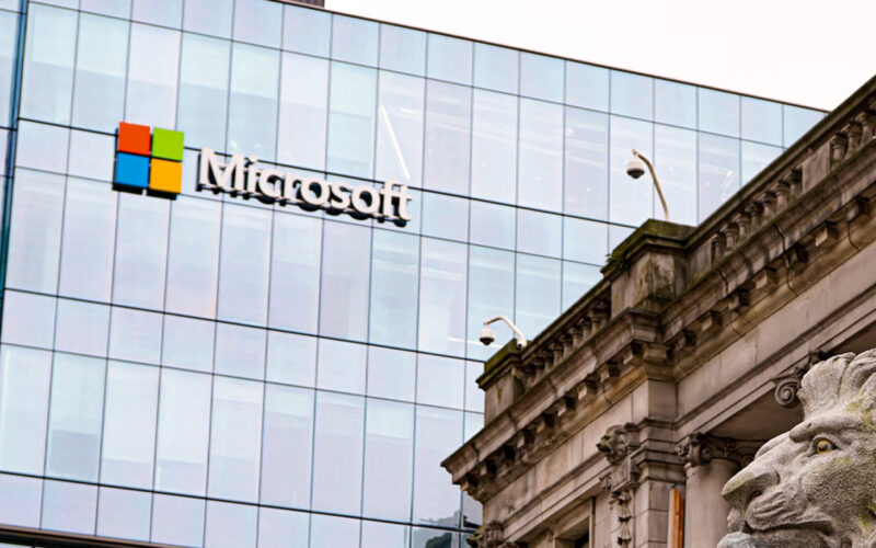 Microsoft investe US$ 1,5 bilhão na empresa de IA G42 dos Emirados Árabes