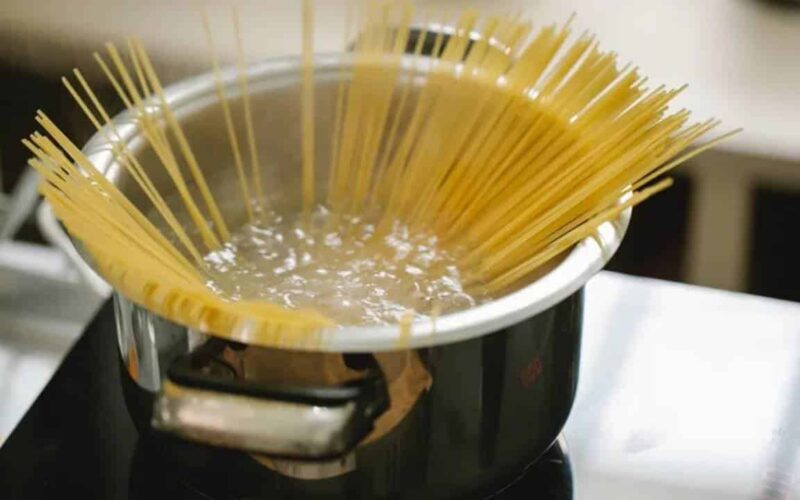 Temperar água para macarrão: o erro que quase todo mundo comete na cozinha!