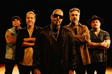 Detonautas apresenta show da turnê inédita ‘Detonautas Tour 20 anos – Acústico’ no Festival João Rock - Metropolitana FM