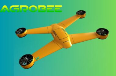 Drone agrícola brasileiro AGROBEE transporta até 900 litros de pesticida