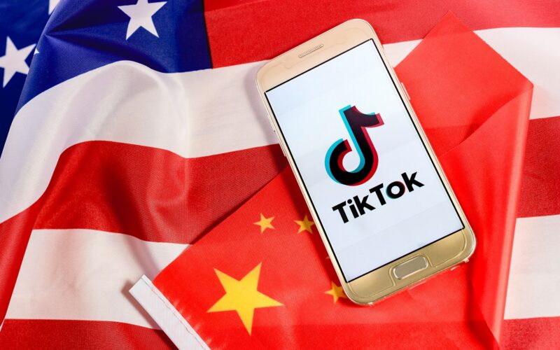 Maioria dos americanos vê TikTok como ferramenta de influência da China