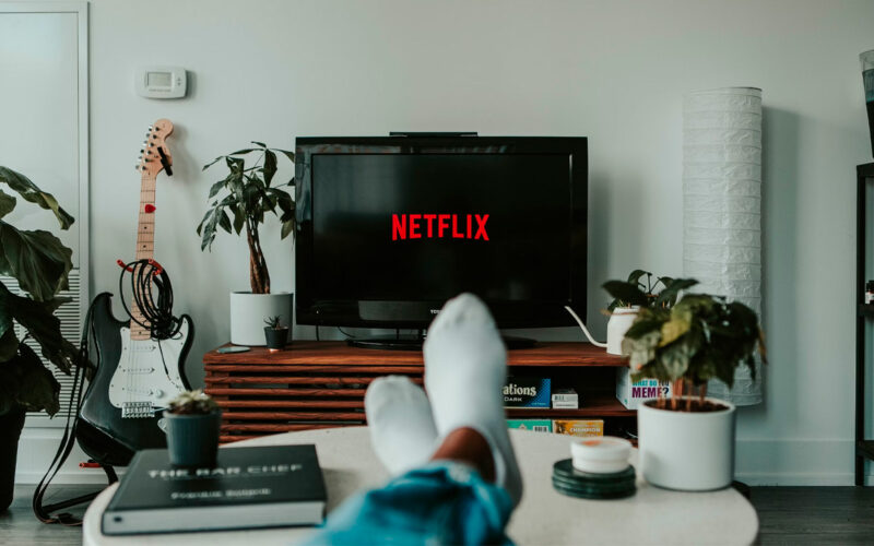 Netflix eleva preços de todos os planos no Brasil sem aviso prévio