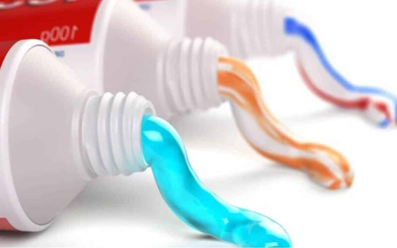 7 usos surpreendentes da pasta de dente além da higiene bucal