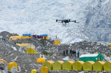 DJI usa drone FlyCart 30 para logística no Monte Everest