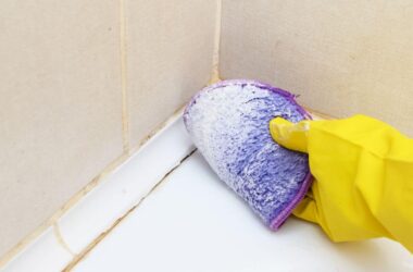 Elimine o mofo das paredes e chuveiro com esse remédio caseiro