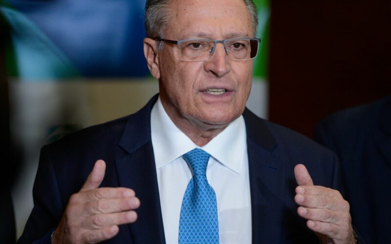 "O Brasil é a China dos Trópicos", diz Alckmin, em visita ao país