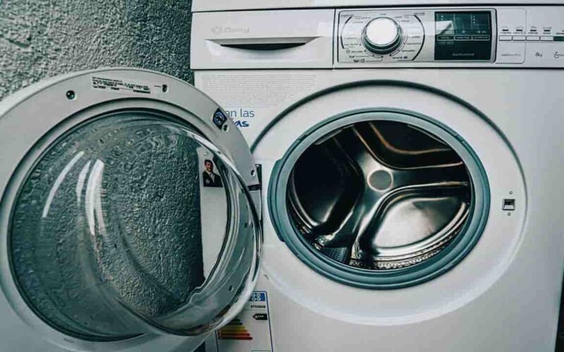 Por que você deve usar vinagre para limpar máquina de lavar