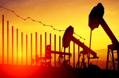 JP Morgan prevê petróleo a US$ 100 em 2025 devido à baixa produção
