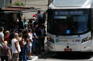 Motoristas confirmam greve de ônibus em São Paulo nesta quarta-feira