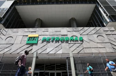 Petrobras faz oferta por Campo de Petróleo na Namíbia da Galp Energia