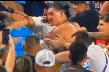Vídeo: atacante do Uruguai troca socos com torcedores  após eliminação na Copa América